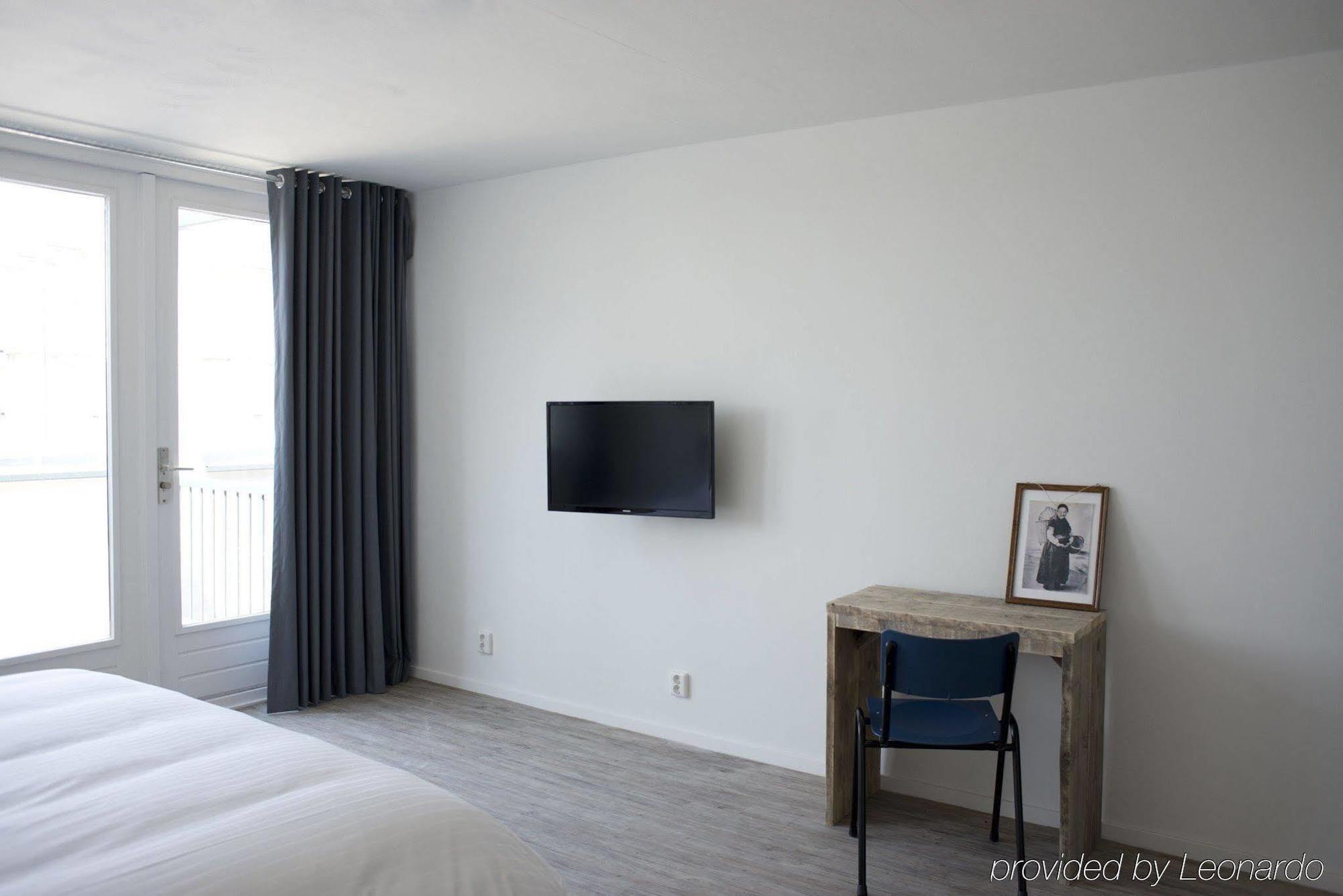 Amsterdam Hotel 3*